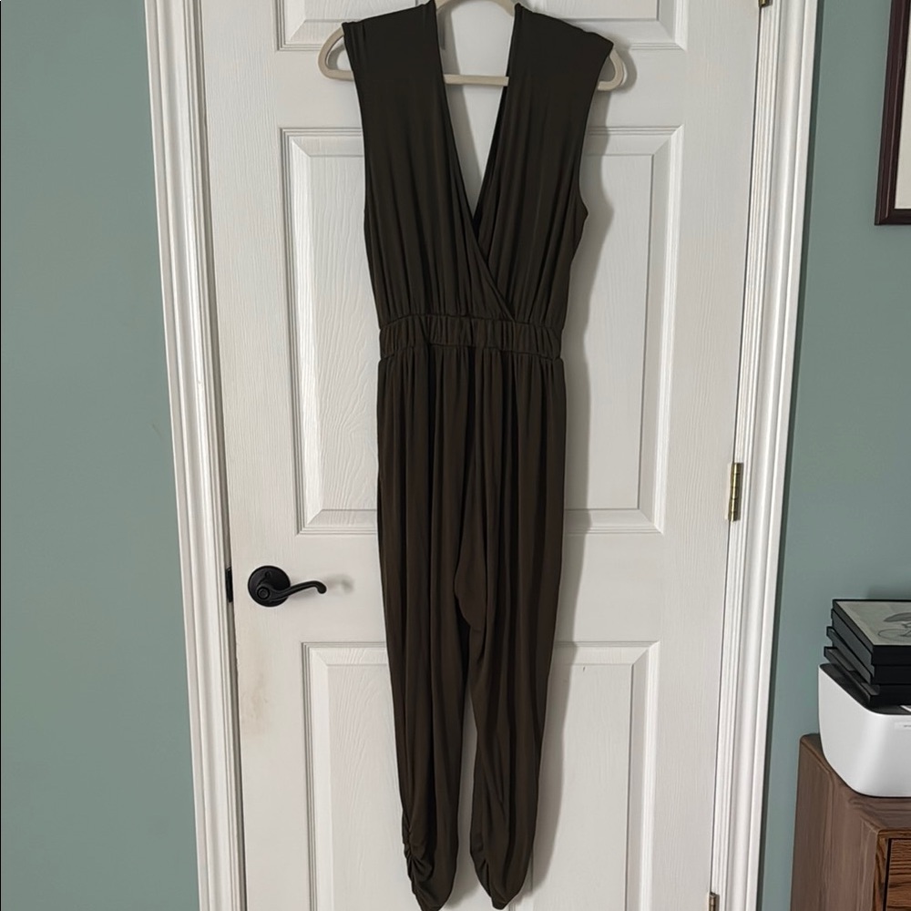 Elegant Sleeveless Olive Jumpsuit